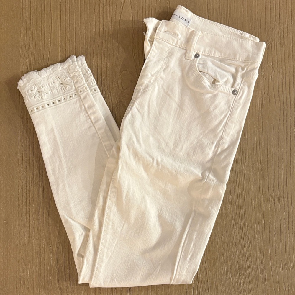 LOFT White Skinny Jeans with Embroidered Lace Hem, Size 24/00